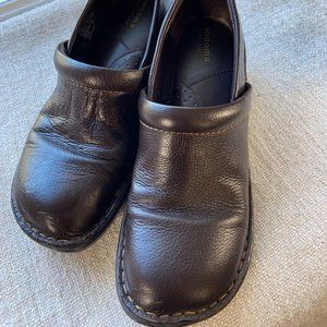 SONOMA Brown Leather Daria Medical Comfort Clogs Nurse Shoes Size 8